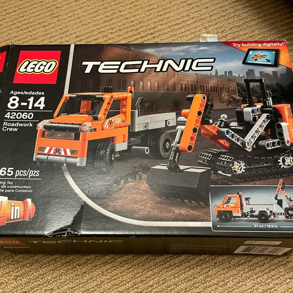 Lego Technical Roadwork Crew 365 pc. Item # 42060